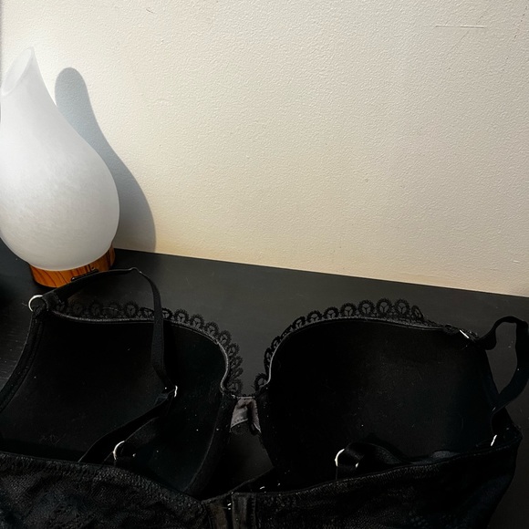 Victoria Secret Push Up Lace Bra - Picture 3 of 3